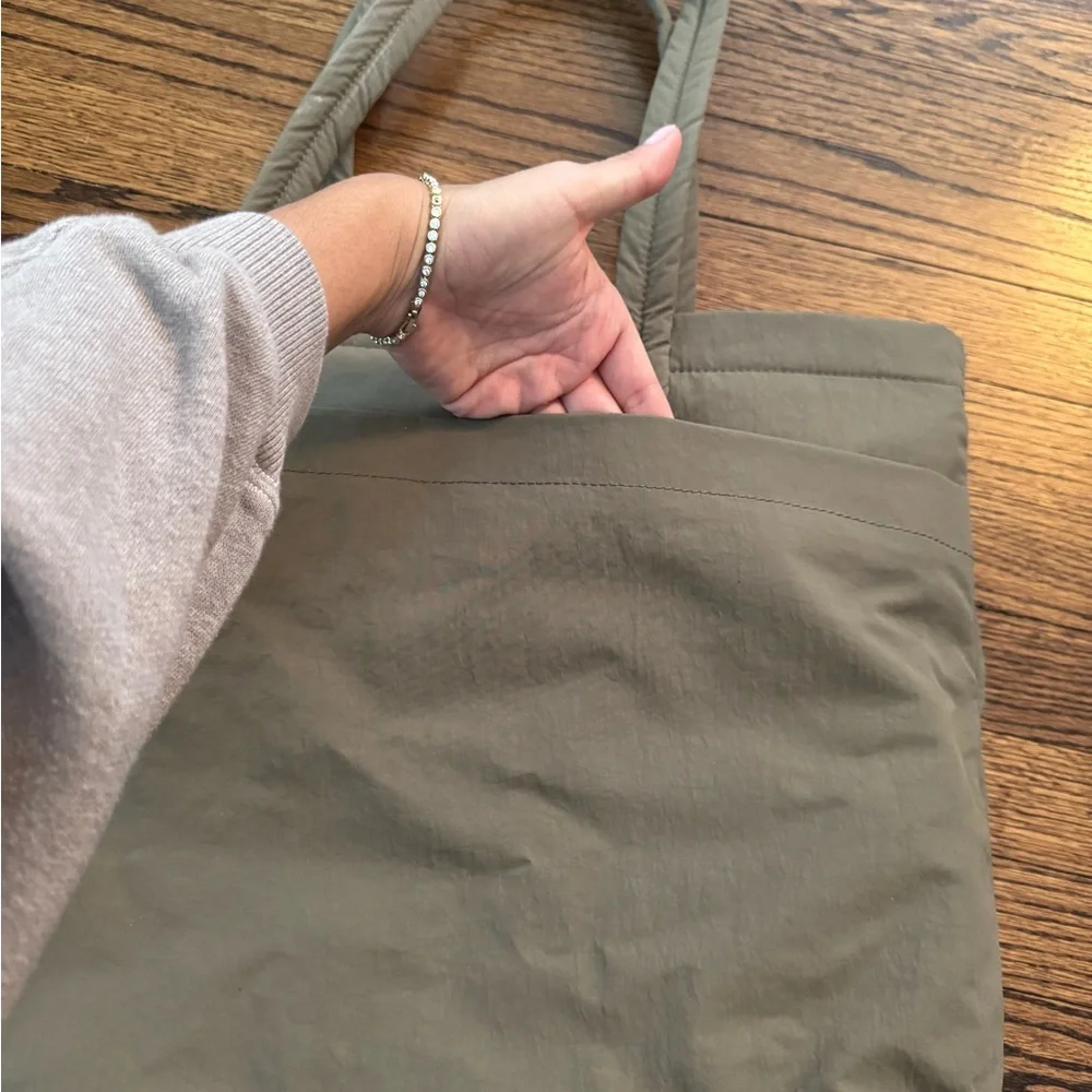lululemon athletica Olive Green Tote Bag - Picture 4 of 9
